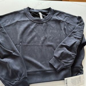 NWT Lululemon perfectly oversized cropped crew size 8 black